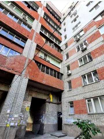 Продам 2х ком.в кирпичном доме на Савкина Красный Камень