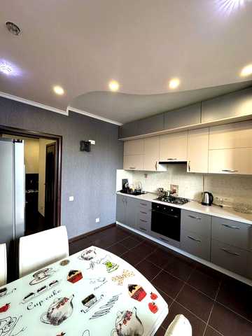 Продаж 2-кімнатної з автономним опаленням 2/10, 73 м², єОселя, єВідновлення