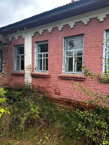 Продам участок с постройками в с. Анисов