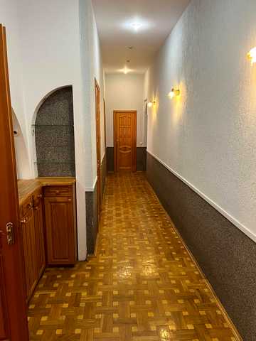 None 195000 USD