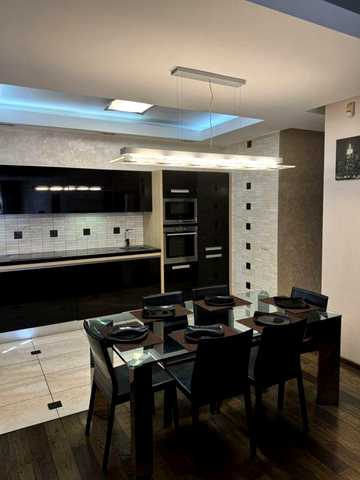 В продаже большая комфортная квартира. Днепр пр. Науки 95