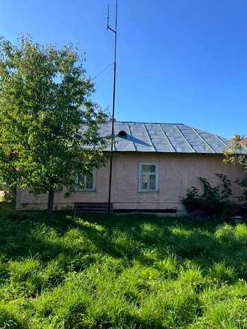 Продам дерев'яний будинок у с. Попелі.