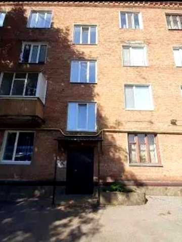 Продам 3 кімнатну квартиру "сталінка"