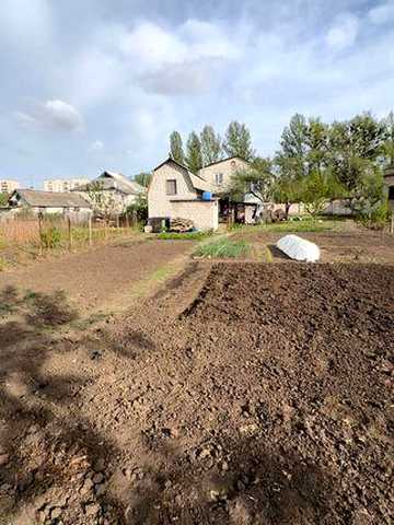 Продам будинок м. Ізюм, р-н ЖД ринок 163,2 кв.м, ділянка 10 соток