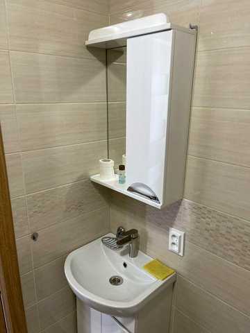 Оренда 1 км кв ул. Новгородская 42