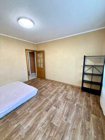 Продам 2-кім квартиру Перемоги-5, пр. Героїв 19