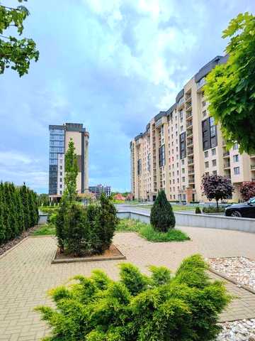 Продається велика 2 кімнатна квартира в новобудові