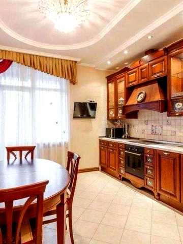 Оренда 3кім квартири Центр Лесі Українки 130м2 9 поверх метро Печерська