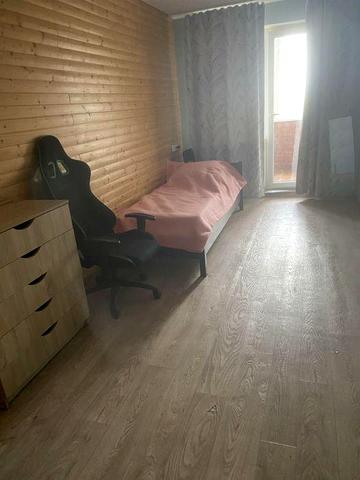 Здаю 3кімн квартиру в центрі міста є всі меблі та техніка