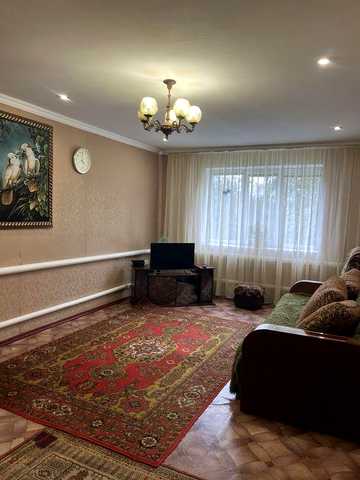 Продам великий цегляний будинок