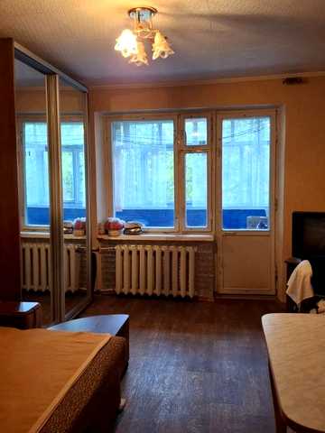 Продам 1но кімнатну квартиру ( распашонка) 2/9 на  Інтернаті   ( 17 квартал)