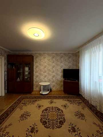 Продаж 3 кімнатної квартири в цегляному будинку, в жилому стані