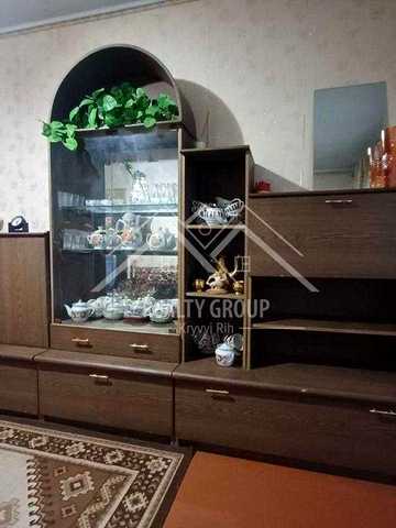 Продаж 2 кімнатної квартири з меблями та технікою.