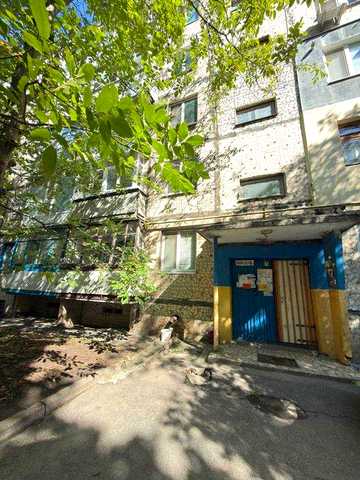 Продажа четырехкомнатной квартиры в Кропивницком. Под ремонт.