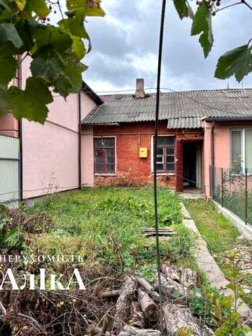 Продам невелику 2-кімнатну квартиру в приватному секторі з частковими зручностями
