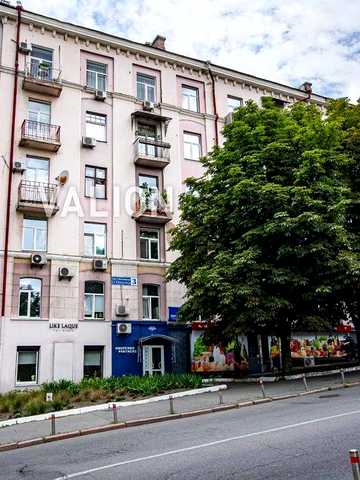 Метро палац Україна, вул Коновальця 3 .  Продаж 2х квартири 61.2 кв. Без %