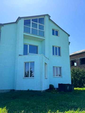 Будинок 400 м² + цокольний поверх, 12 соток, Сороки-Львівські, 3 км від Галицького перехрестя. Від власника