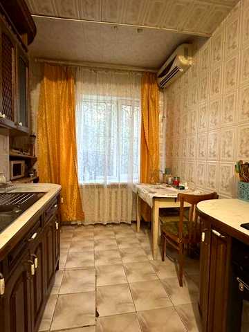 Продам 3-кімн квартиру біля Музкомедії, вул. Ясна (3-203-029)