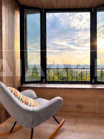 Ексклюзивна 3-кімнатна квартира 84 м² з панорамою на Дніпро, вул. Мала, 3
