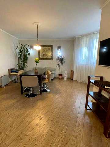 Дніпровська набережна 19а, 3 -кімнатна, 135м2