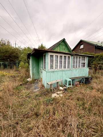 Продаж ділянки з будиночком