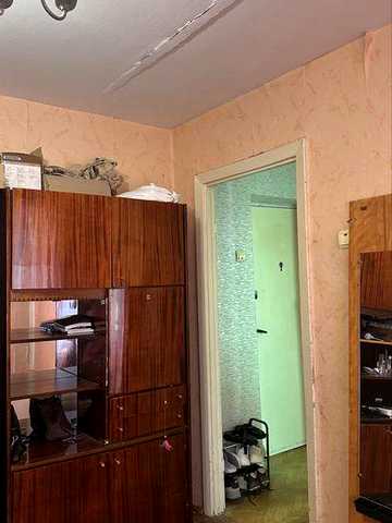 Продам квартиру на вул. Відродження