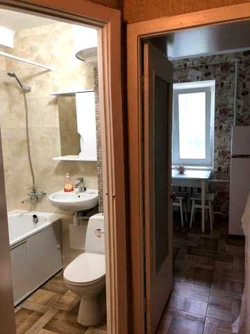 Без комісії! Продаж 1-кімнатна вул.Кондратюка, 4