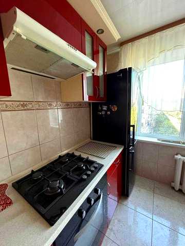 Продам 3к квартиру на Ж/М Тополя-3