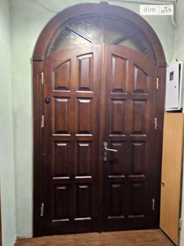 Продаж 3к Квартира Ринок площа
