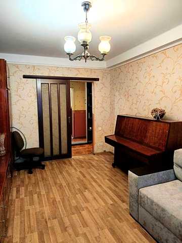 Велика 3-к біля метро Нивки, Рене Декарта 6А