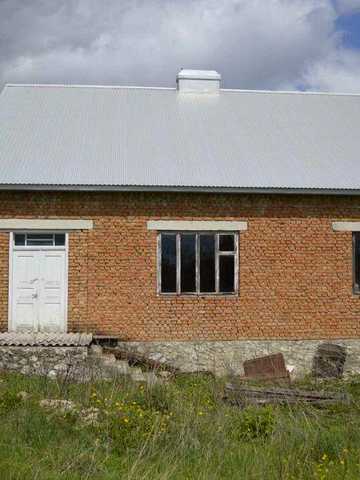 Продаж будинку 35км від Тернополя з гаражем, садом і ділянкою на 25стк