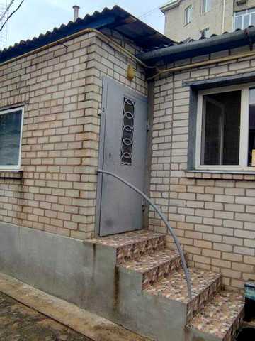 Продається 2-кімнатна квартира  в центрі міста.