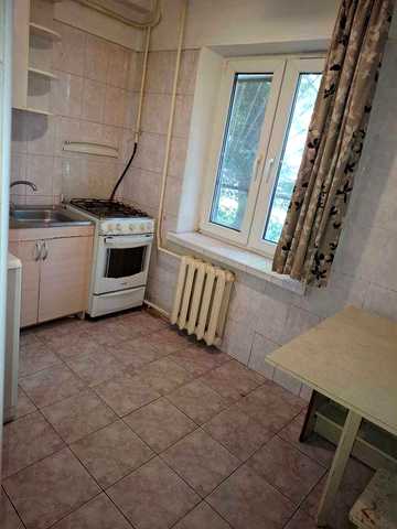 Продам 2-квартиру пр.Леся Курбаса 18 (вул.50-Жовтня) Жюля Верна масив Борщагівка