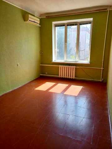 Продаж 3-кімнатна сталінка 73 м² | 3 поверх із 4 | центр 9 кварталу ЮГОК | без комісії