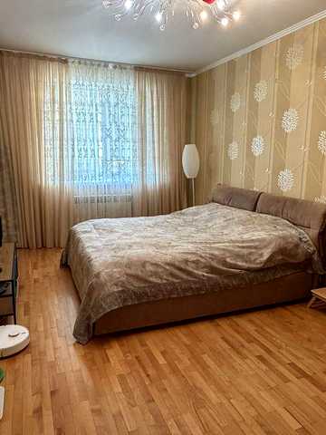 Продам простору гарну квартиру ЖК Бориспільська 6