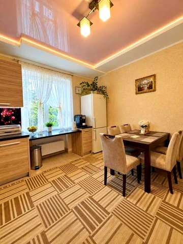 3-кімнатна укомплектована квартира 96.2 кв.м. в центрі Рівного, район Покровський