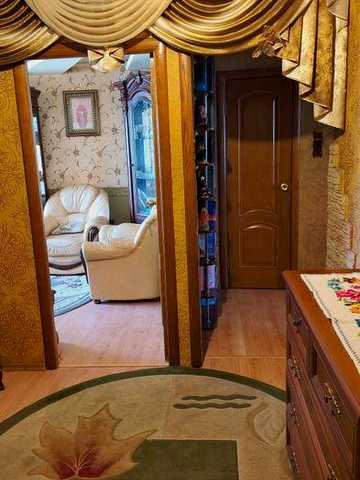 Продам 3-кімнатну квартиру (власник)