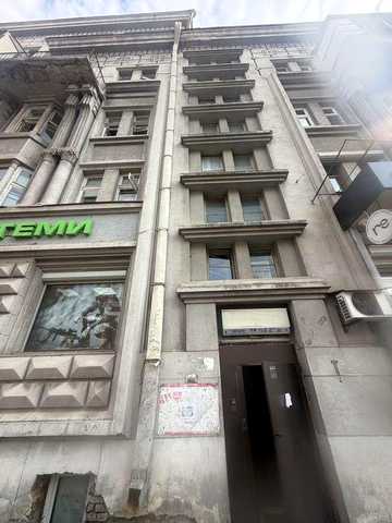 Продам 2к квартиру під ремонт, Петлюри 7/9