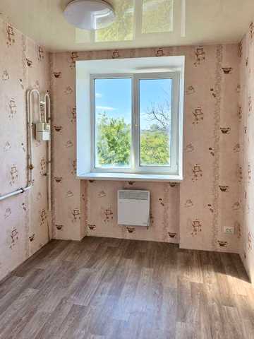 ПРОДАМ 1-кімнатну квартиру в смт Меліоративне, Самарівський район.