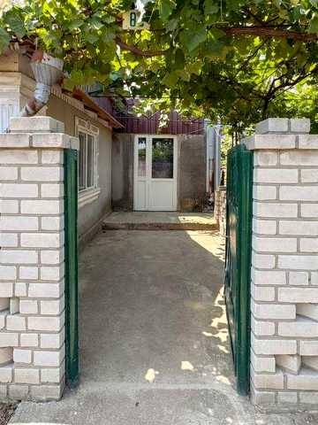 Продаж капітального кам’яного будинку з газом та всіма комунікаціями— с. Яськи.