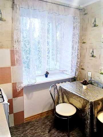 Продажа 2х комн кв- ры с евроремонтом, мебелью и техникой.
