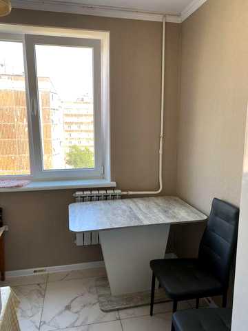 Продах 3-х кімнатну квартиру м-н 4 б 32 8-й поверх