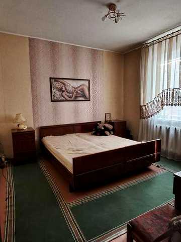 Здається в оренду простора 2 кімнатна квартира на 173 кварталі.Без оплати за опалення!