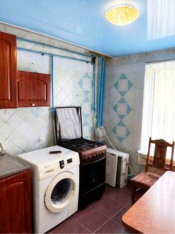 Продається 3-к квартира 64м² з інд. опаленням, бойлером 2 поверх 7 км від міста Бар