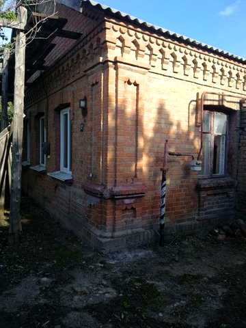Продам будинок з двох частин