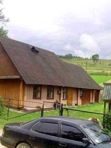 Продається будинок і земля в карпатах