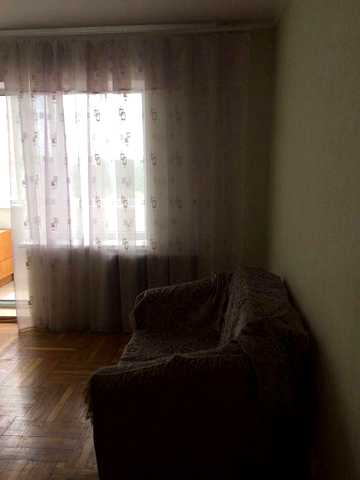 Продам 2 кімнатну квартиру  вул Гната Юри 11