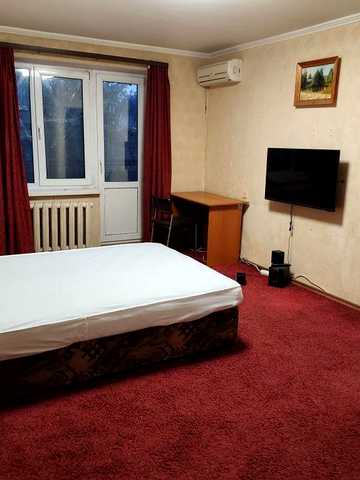 Задам 1 кімнатну квартиру на Соломенці, вул Братіа Зеровихатів