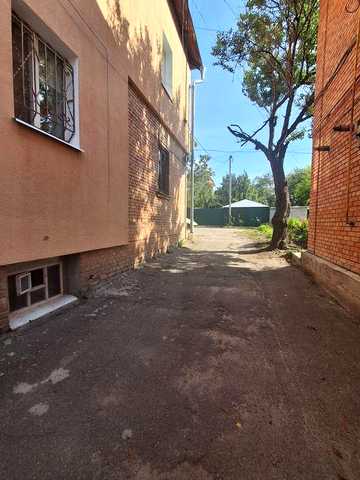 Продам 3 кімнатну квартиру в центрі