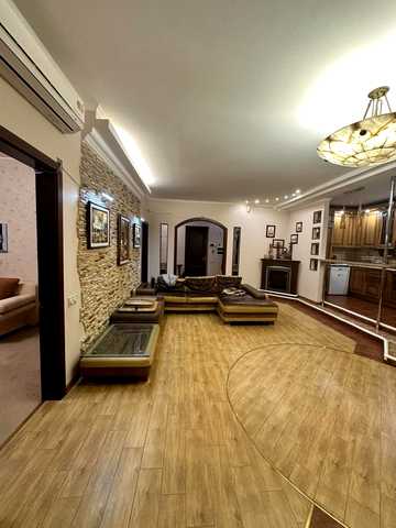 Святослава Хороброго вул., 7